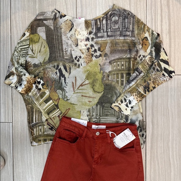 Design Inspired Fall City Batwing Shirt Italy One Size‎ NWT - Picture 4 of 10